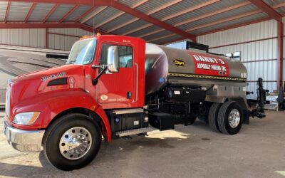 What Machines Are Used for Asphalt Paving?